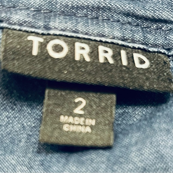 Torrid Taylor Medium Wash Denim Button Down Long Sleeve Shirt - Picture 5 of 6